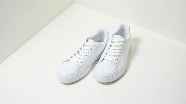 Comment choisir des baskets blanches femme pour toutes les occasions